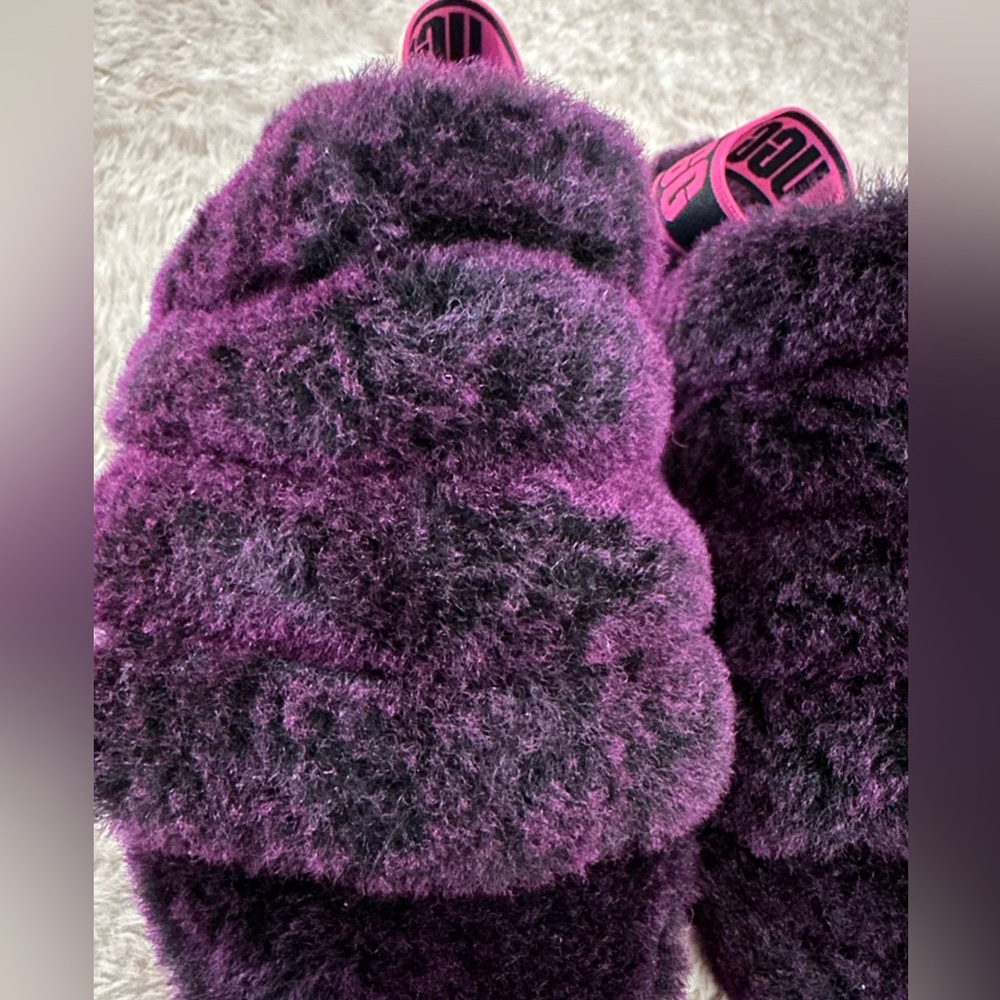 UGG Slides - Picture 2 of 6